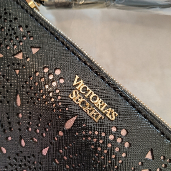 VS 🥳 HP Cutout Wristlet - Picture 2 of 5